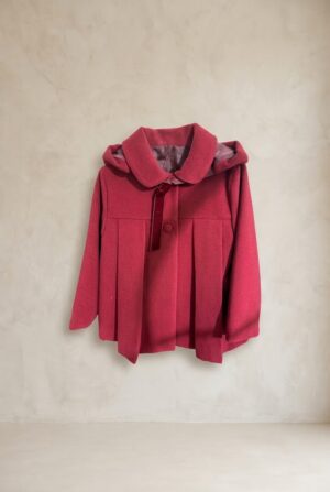 Abrigo para bebé niña en color granate de la marca Martin Aranda, perfecto para fiestas y paseos diarios.
