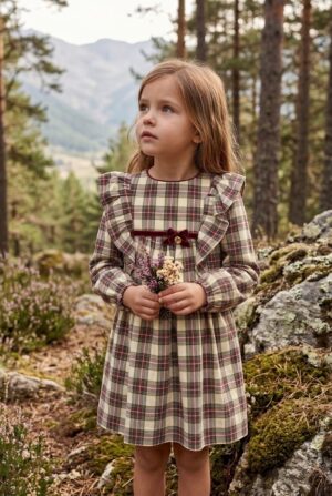 Vestido para niña con estampado de cuadros granates de la marca Martin Aranda, perfecto para fiestas y paseos.