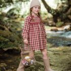 Vestido para niña en color guinda de la marca Yoedu.