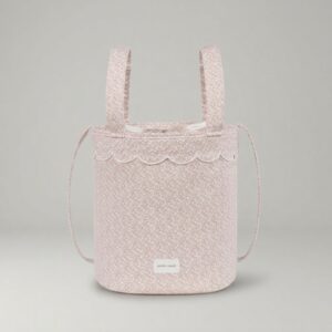 Bolsa bucket maternal Maison Tender de piel con estampado de flores rosas de la marca Pasito a Pasito, ideal para el hospital y paseos diarios.