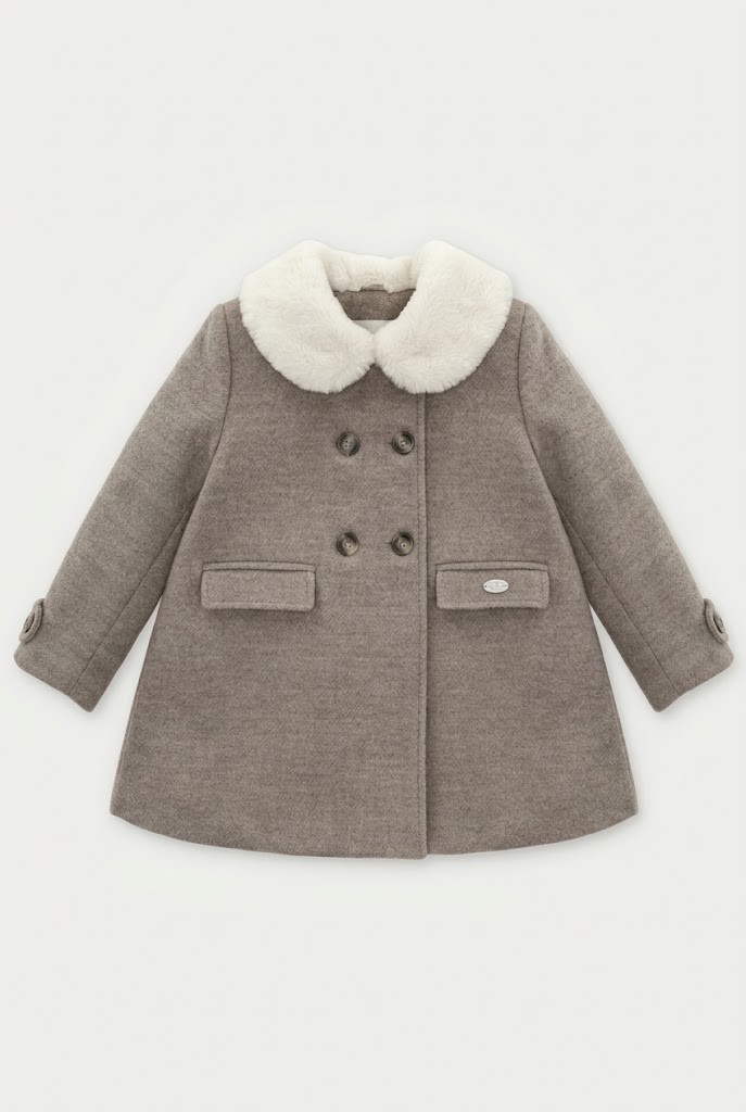 Abrigo bebé Niña Gris ART.030-20324 Martin Aranda Abrigo para bebé niña en color gris de la marca Martin Aranda, perfecto para fiestas y paseos diarios.