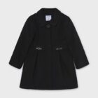 Abrigo de paño para niña en color negro de la marca Mayoral, ideal para eventos y paseos.