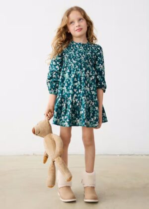Vestido para niña en color nenúfar de la marca Mayoral, perfecto para celebraciones y paseos.